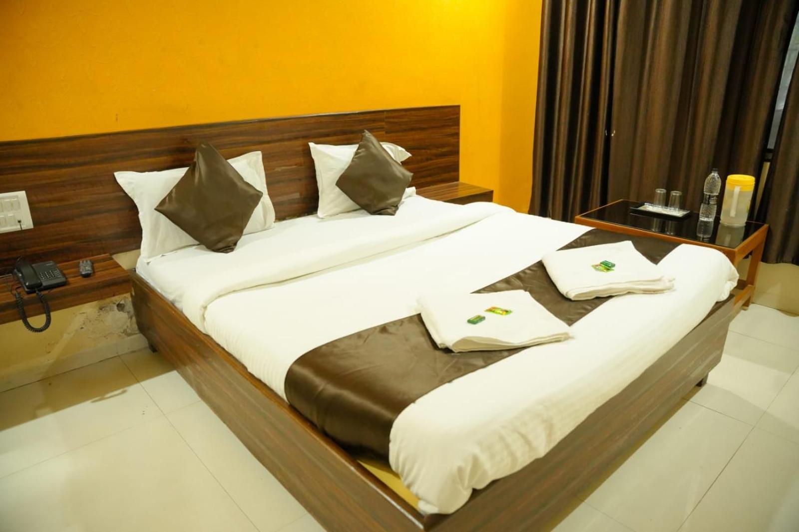Hotel Sachidanand Shirdi Zewnętrze zdjęcie