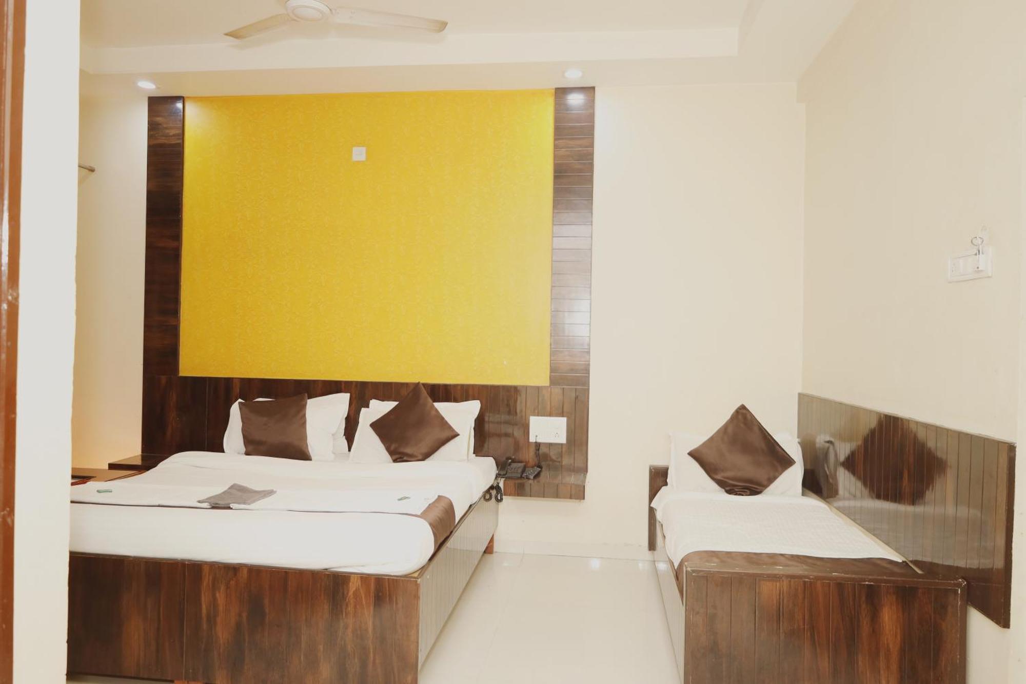 Hotel Sachidanand Shirdi Zewnętrze zdjęcie