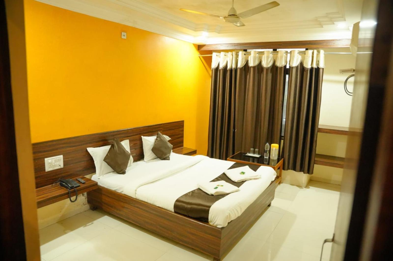 Hotel Sachidanand Shirdi Zewnętrze zdjęcie