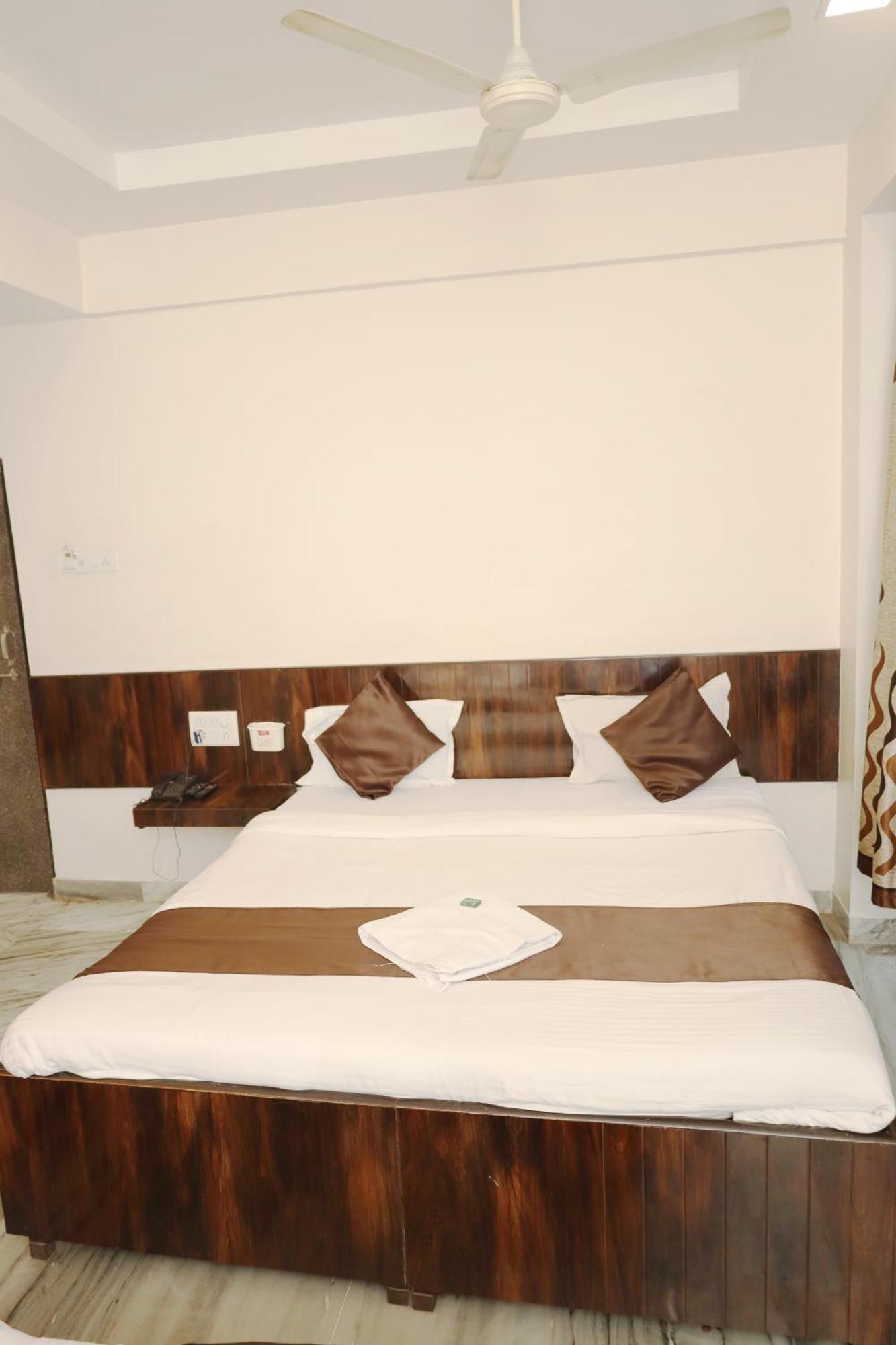 Hotel Sachidanand Shirdi Zewnętrze zdjęcie