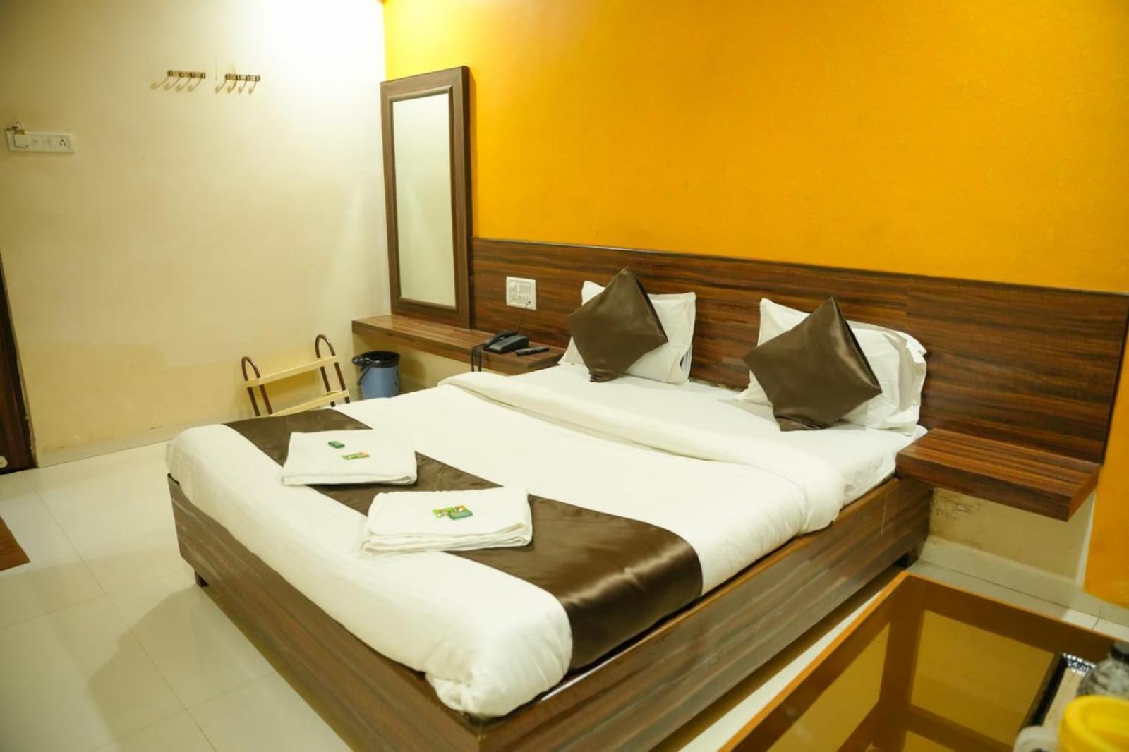 Hotel Sachidanand Shirdi Zewnętrze zdjęcie