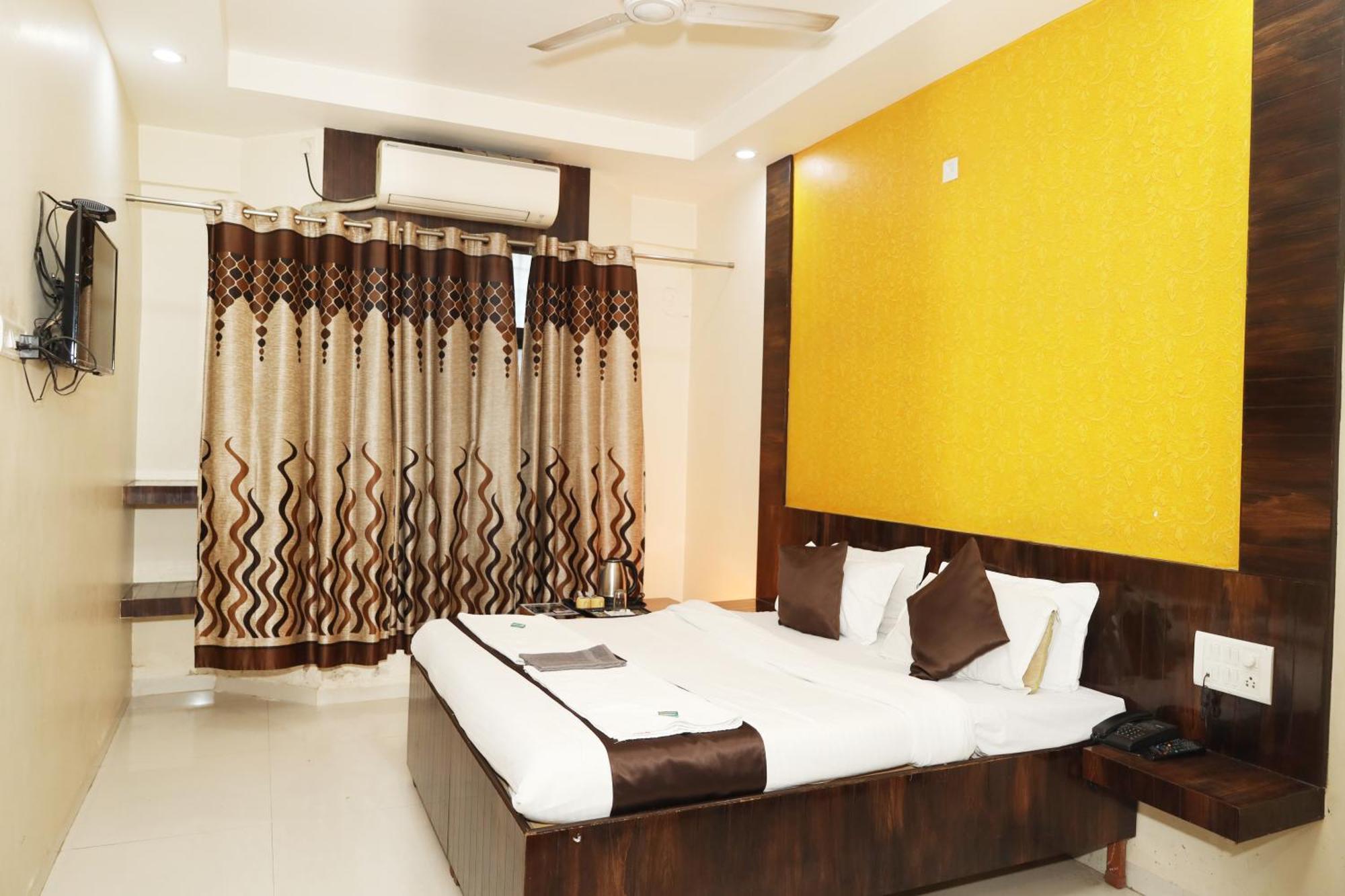 Hotel Sachidanand Shirdi Zewnętrze zdjęcie