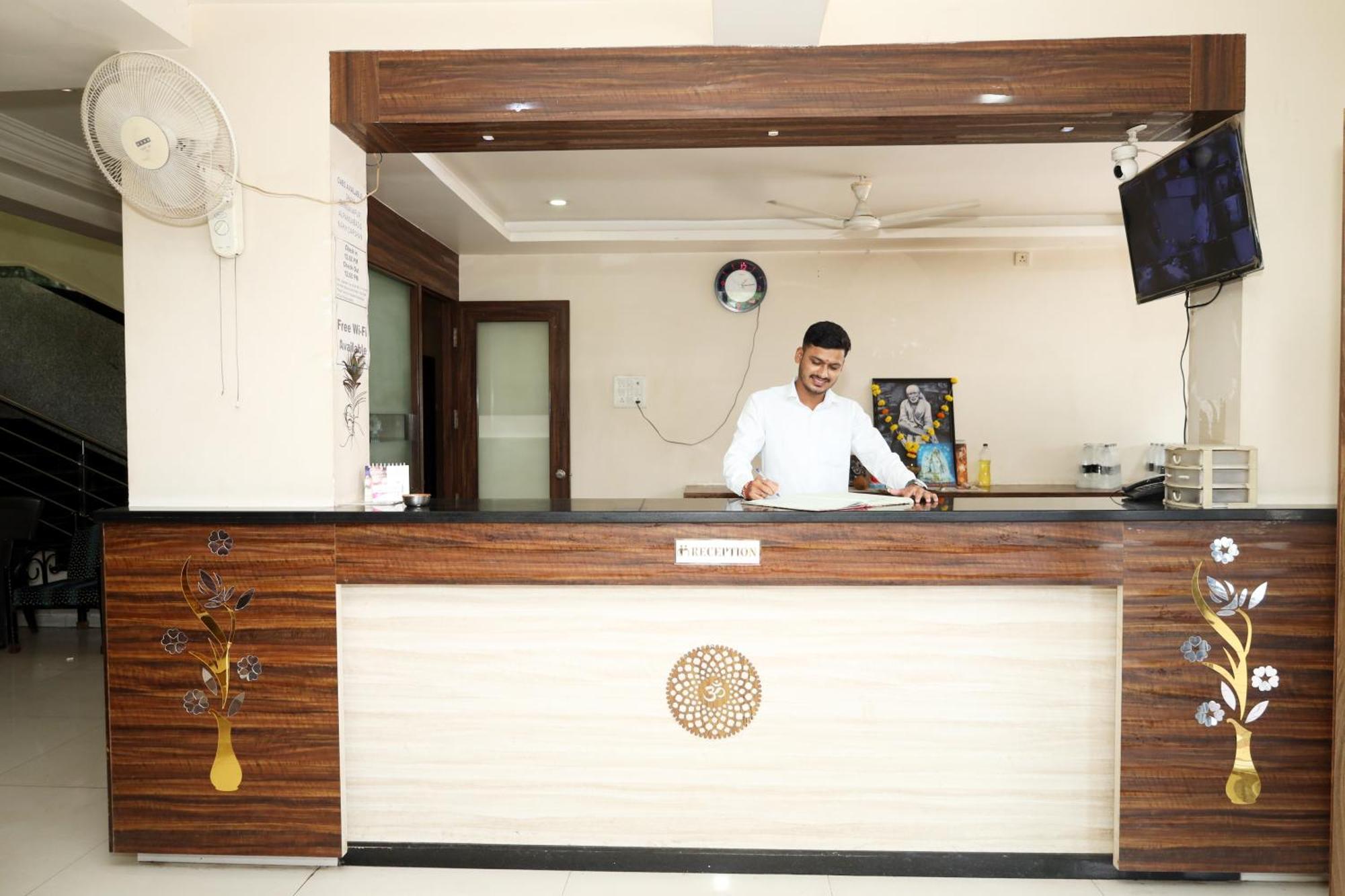 Hotel Sachidanand Shirdi Zewnętrze zdjęcie